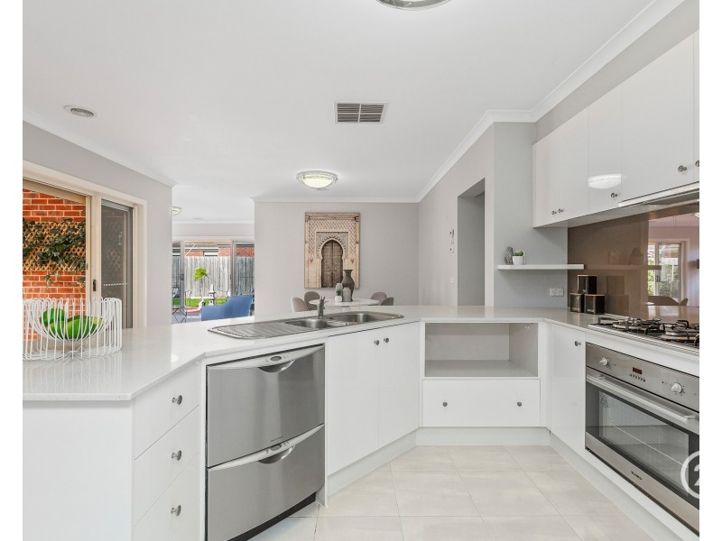 6  Beaufort Street, Point Cook VIC 3030