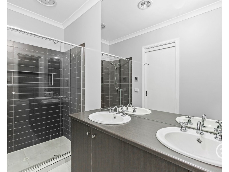 6  Beaufort Street, Point Cook VIC 3030