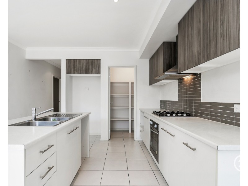 13 Reef Walk, Point Cook VIC 3030