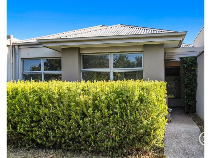 13 Reef Walk, Point Cook VIC 3030