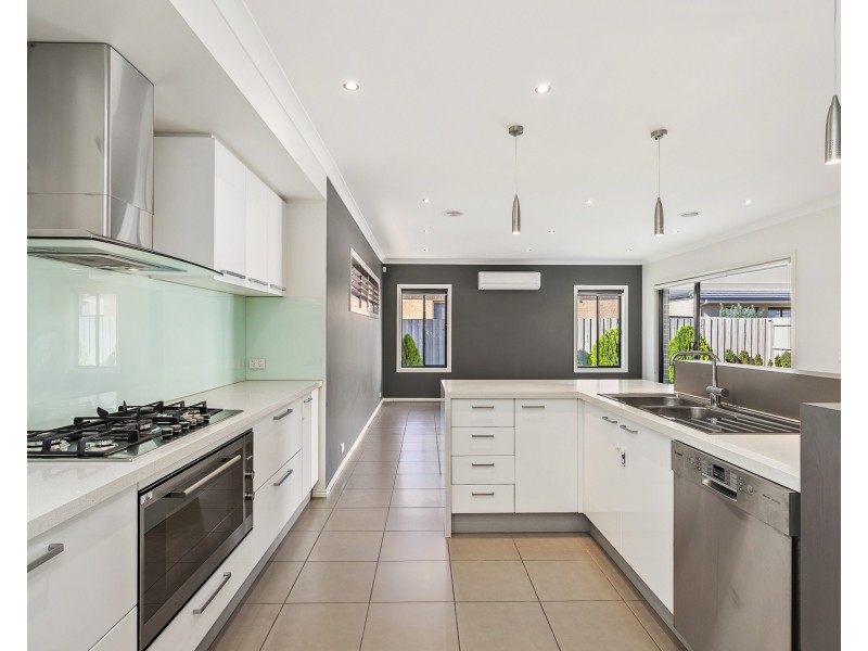 115 Featherbrook Drive, Point Cook VIC 3030