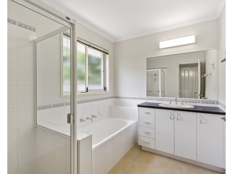 12 Riverglades Drive, Sanctuary Lakes VIC 3030