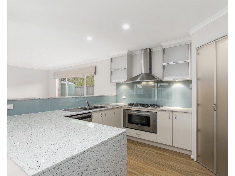 4 Coombes Court, Point Cook VIC 3030