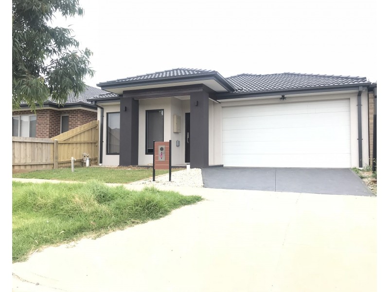 12 Berkshire Avenue, Truganina VIC 3029