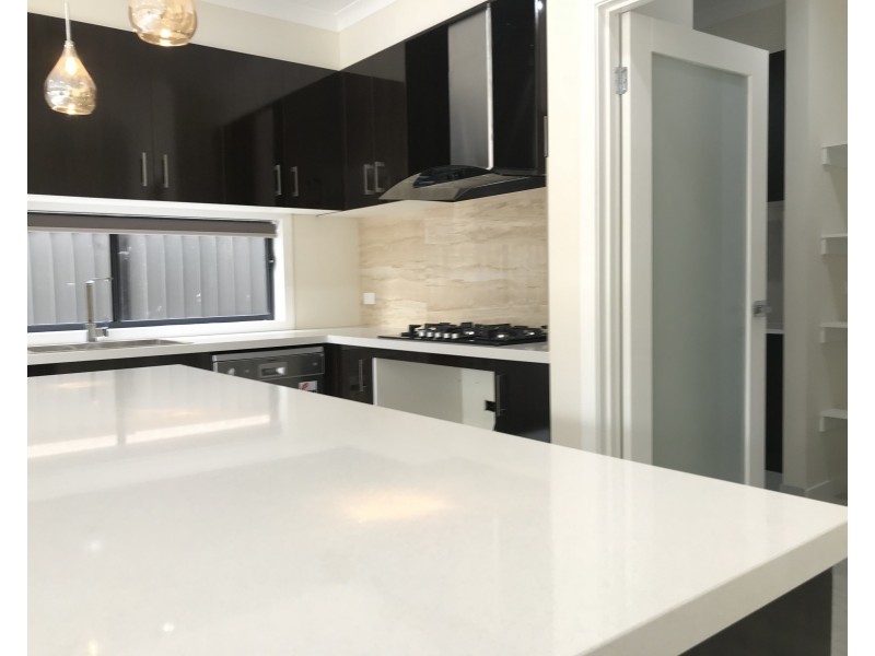 12 Berkshire Avenue, Truganina VIC 3029