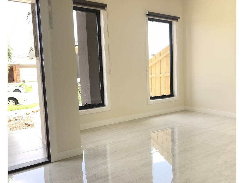 12 Berkshire Avenue, Truganina VIC 3029