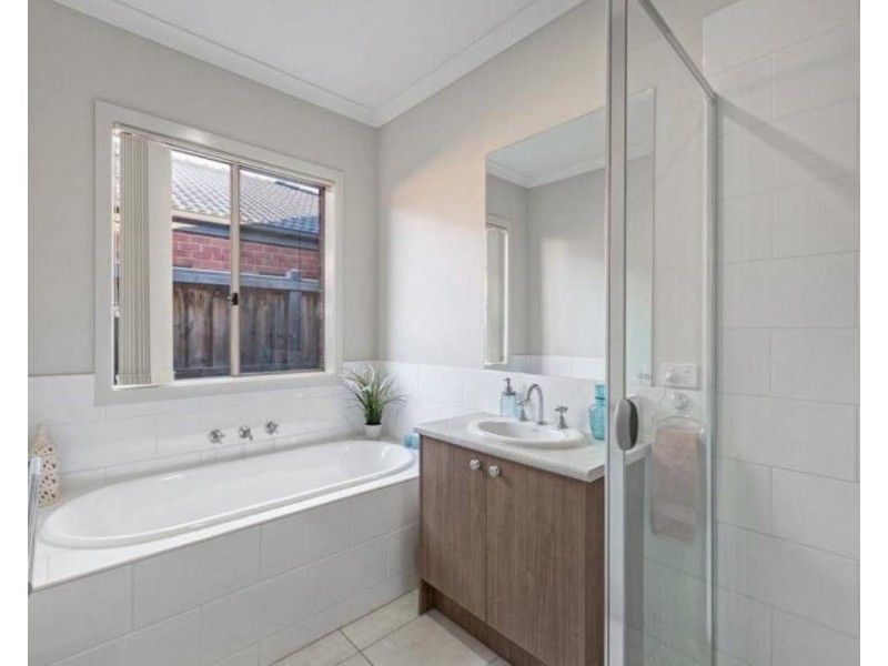 10 Magnetic Avenue, Point Cook VIC 3030