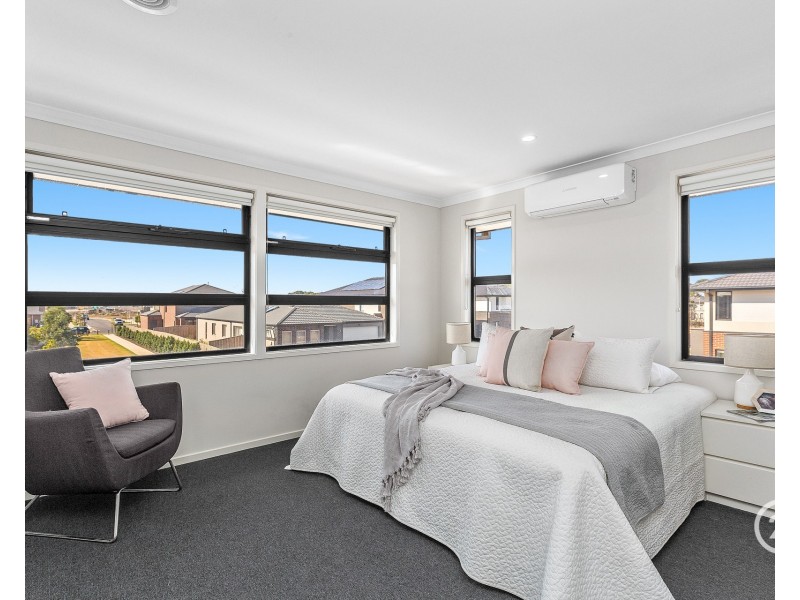 28 Bowling Avenue, Point Cook VIC 3030