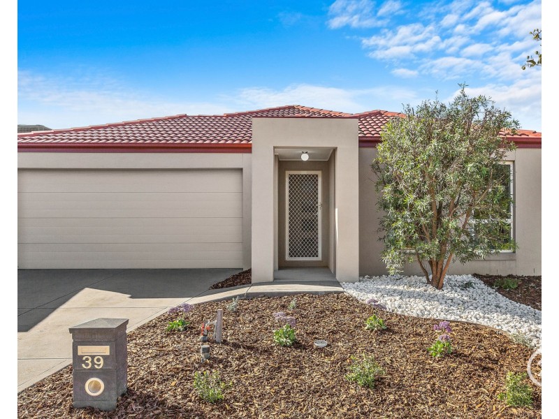 39 Tropic Circuit, Point Cook VIC 3030