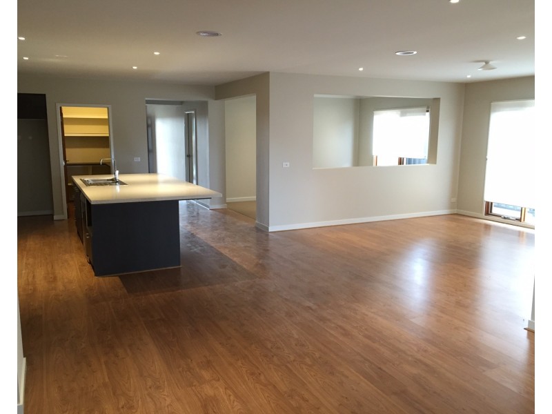 27 Elland Circuit, Truganina VIC 3029