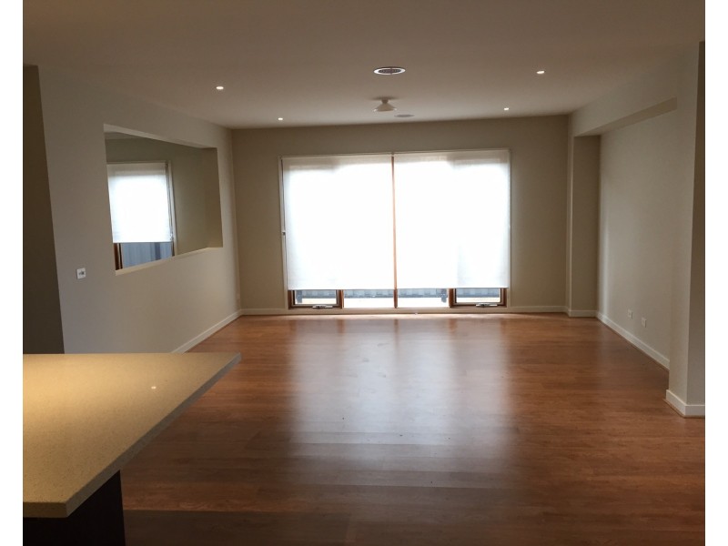 27 Elland Circuit, Truganina VIC 3029