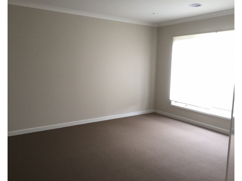 27 Elland Circuit, Truganina VIC 3029