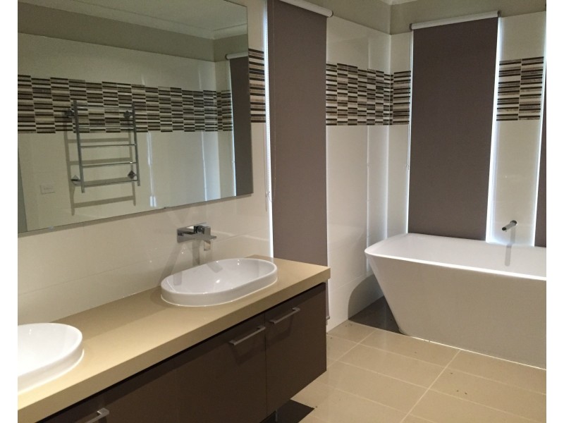 27 Elland Circuit, Truganina VIC 3029