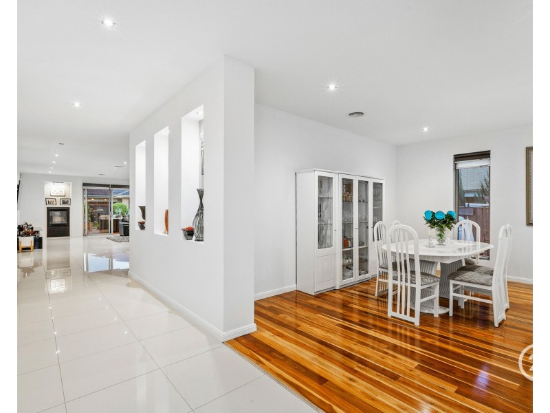 3 Sunseeker Chase, Sanctuary Lakes VIC 3030