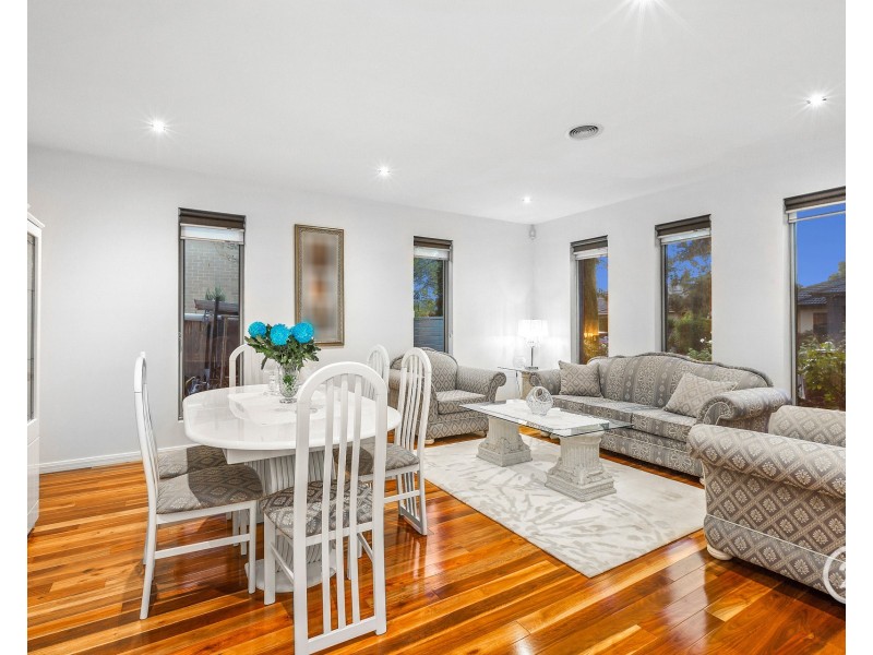 3 Sunseeker Chase, Sanctuary Lakes VIC 3030