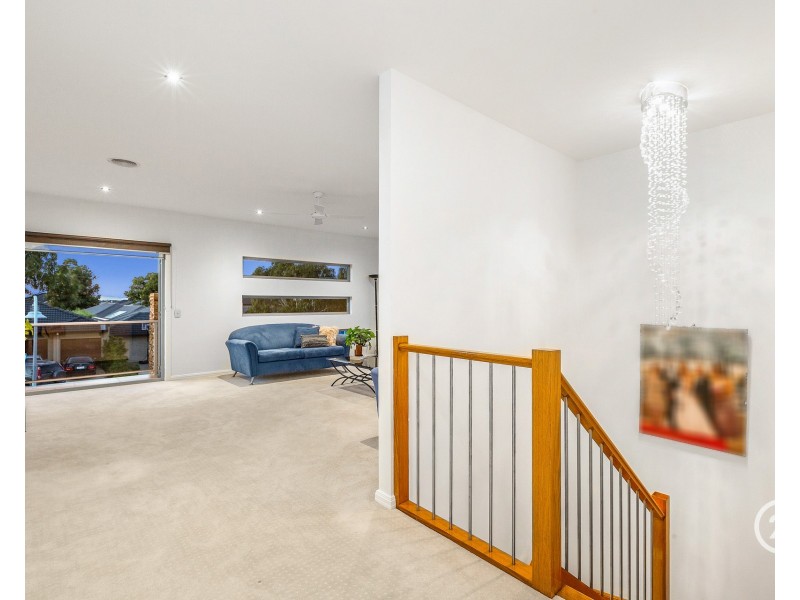 3 Sunseeker Chase, Sanctuary Lakes VIC 3030