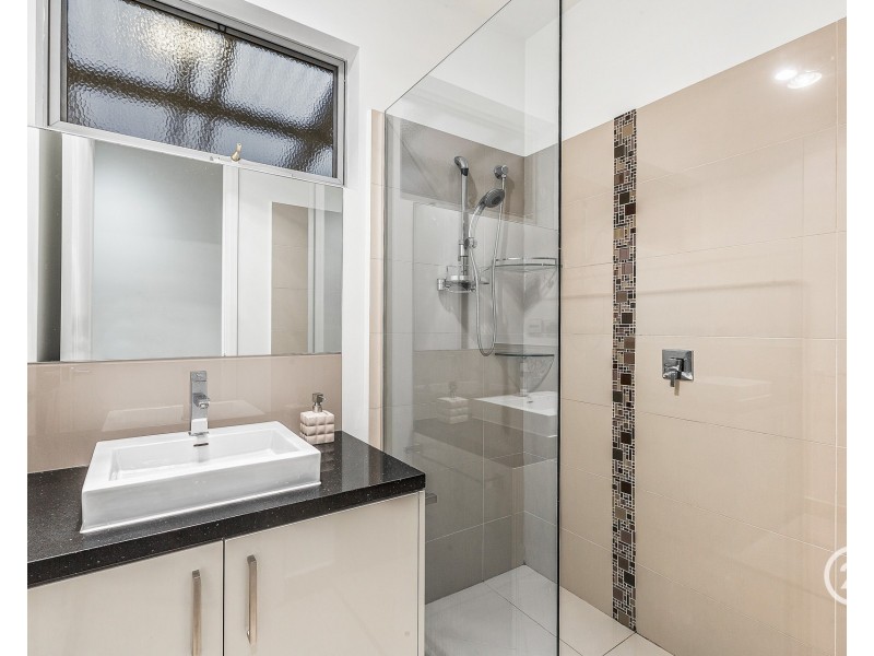 3 Sunseeker Chase, Sanctuary Lakes VIC 3030