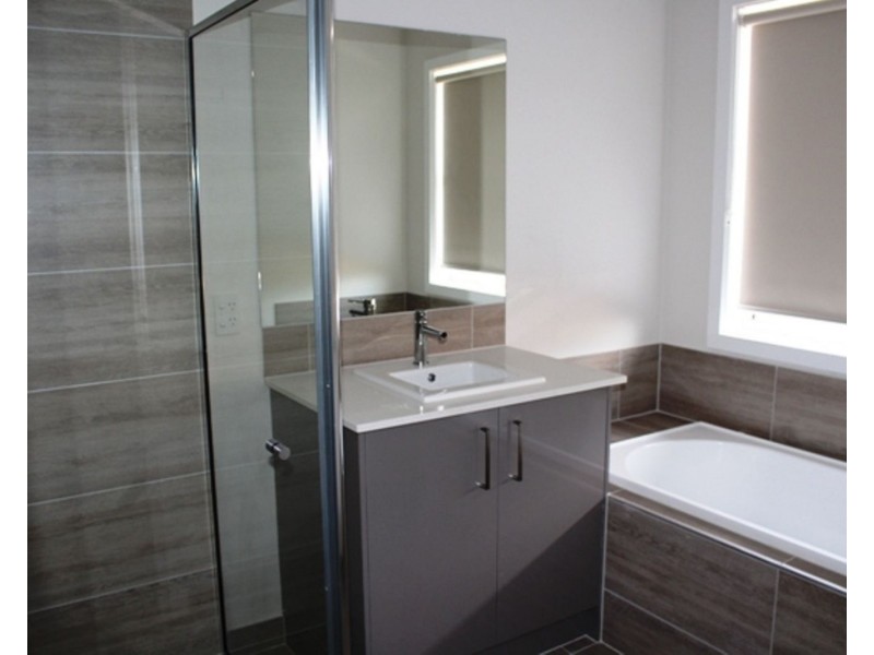 18 Brittle Street, Wyndham Vale VIC 3024