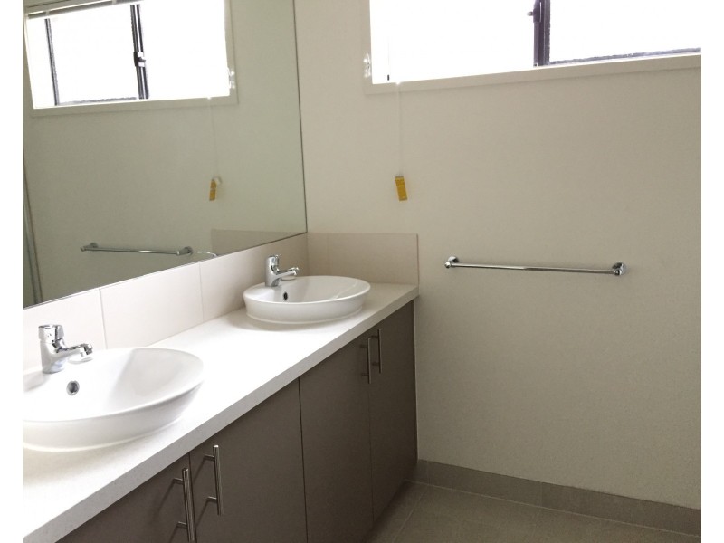 14 Winterberry Road, Point Cook VIC 3030