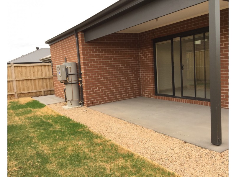 14 Winterberry Road, Point Cook VIC 3030