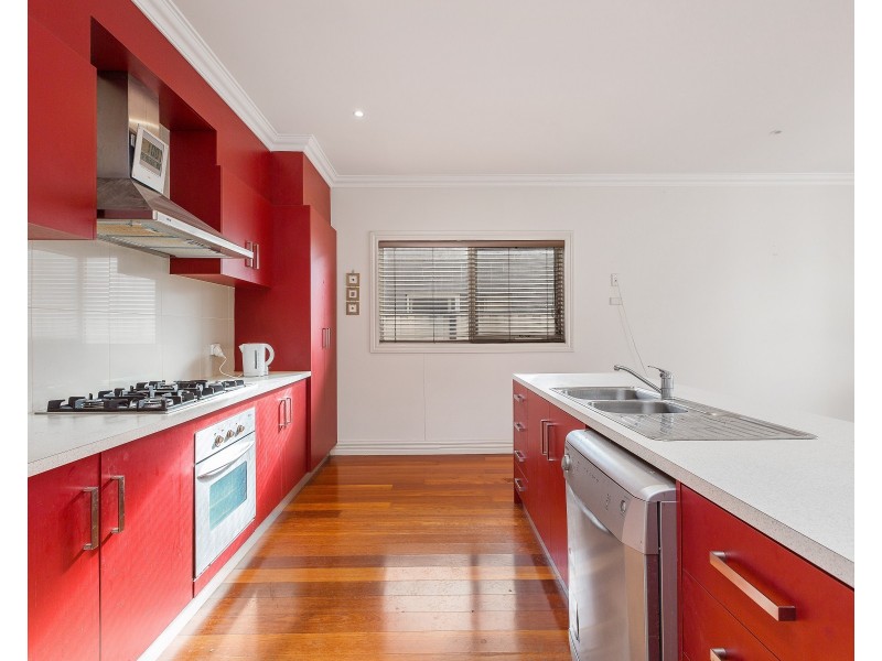 5 Tenerrife Crescent, Point Cook VIC 3030