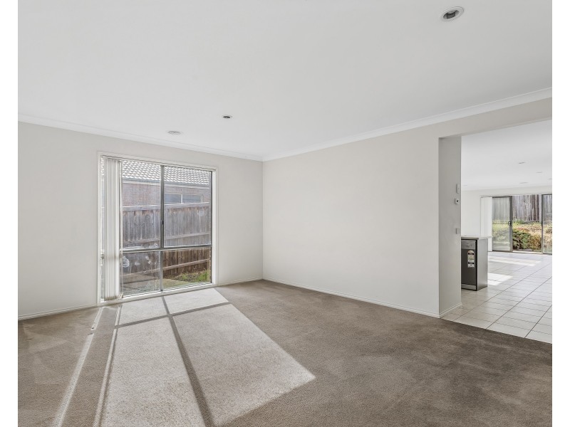 48 Cootamundra Circuit, Melton West VIC 3337