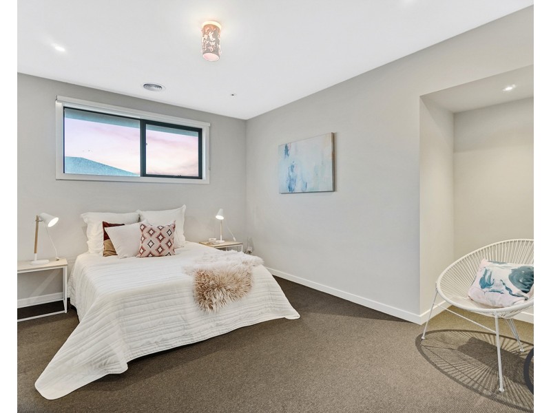 14 Starboard Way, Werribee South VIC 3030