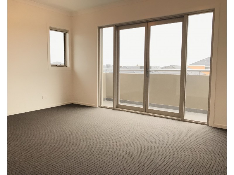 9 Bensonhurst Parade, Point Cook VIC 3030