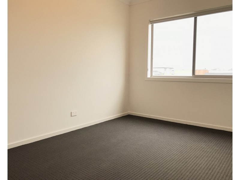 9 Bensonhurst Parade, Point Cook VIC 3030