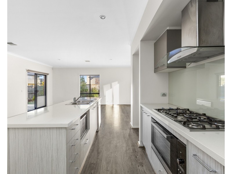 16 Spartan Way, Williams Landing VIC 3027