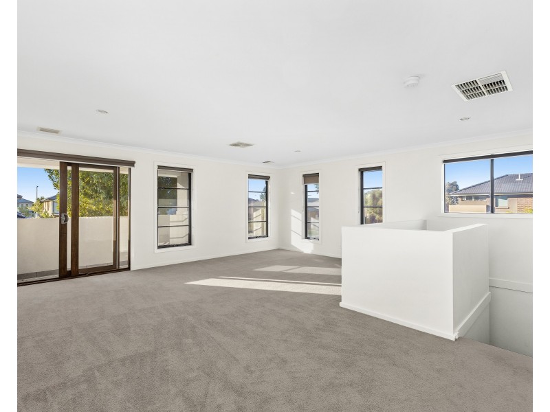 16 Spartan Way, Williams Landing VIC 3027