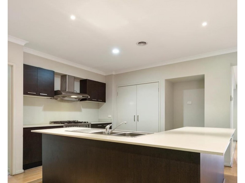 5 Pinoak Street, Point Cook VIC 3030