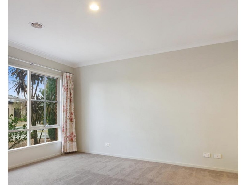 5 Pinoak Street, Point Cook VIC 3030