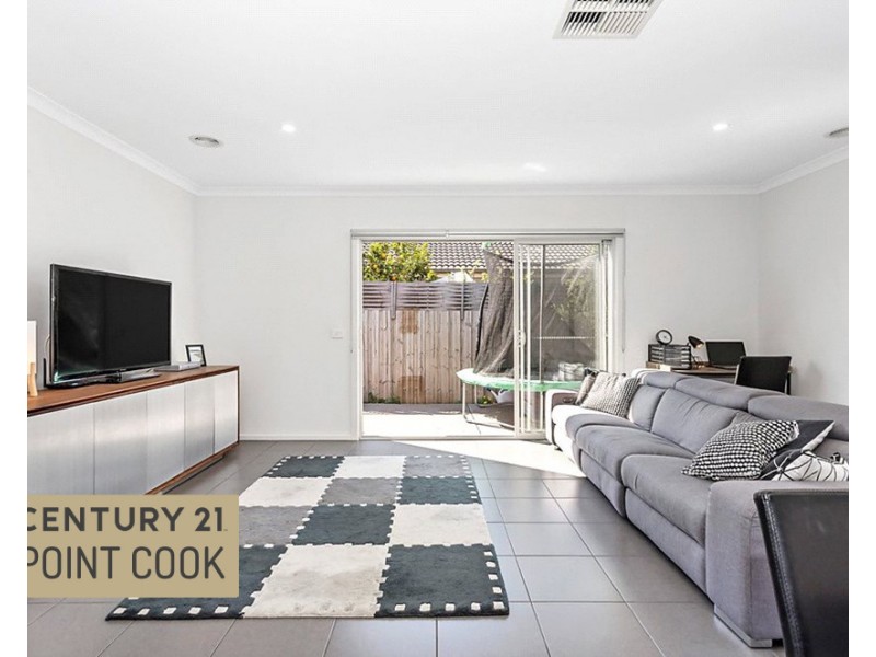 31 Neighbourhood Grove, Point Cook VIC 3030