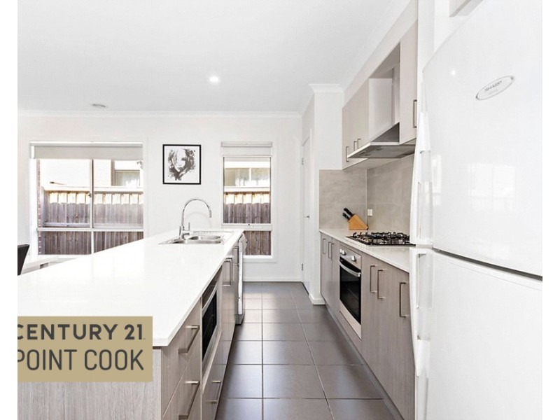 31 Neighbourhood Grove, Point Cook VIC 3030