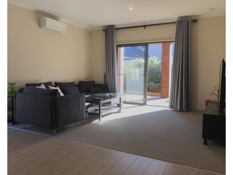 31 Viewside Way, Point Cook VIC 3030