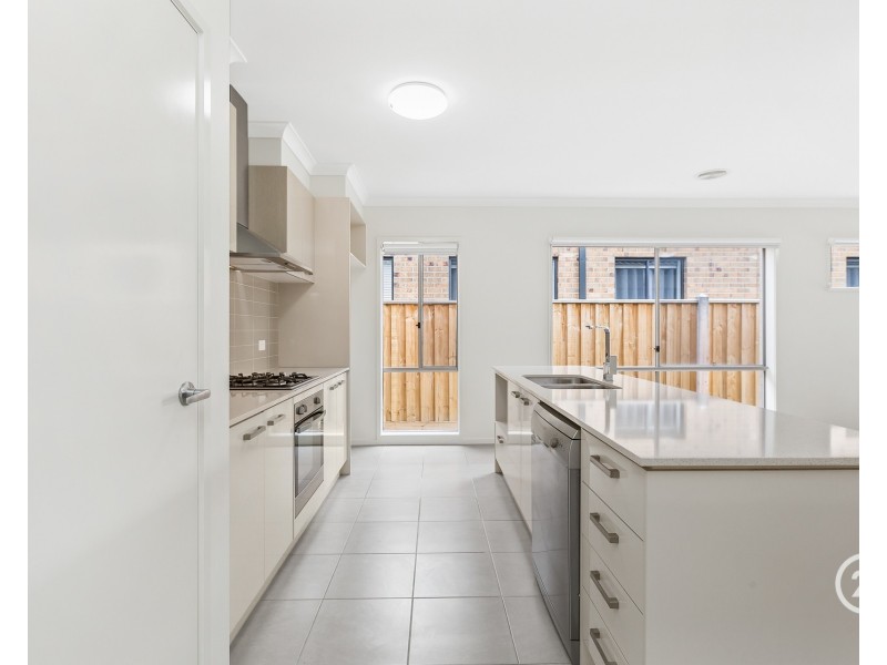 9 Minnehaha Way, Point Cook VIC 3030