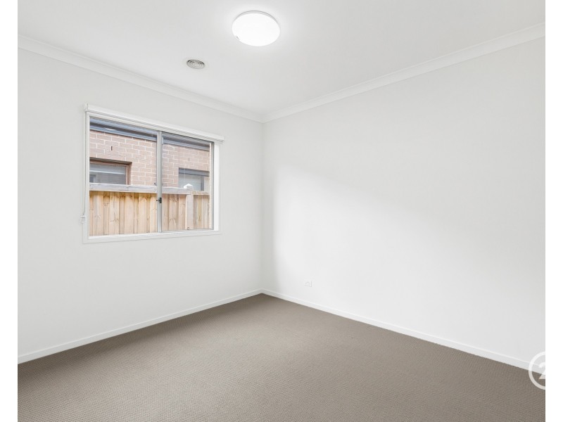 9 Minnehaha Way, Point Cook VIC 3030