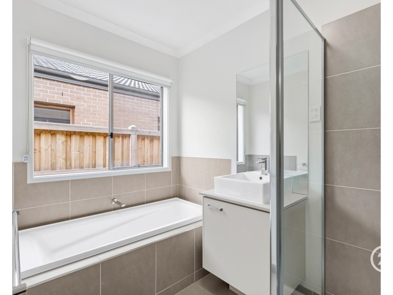 9 Minnehaha Way, Point Cook VIC 3030