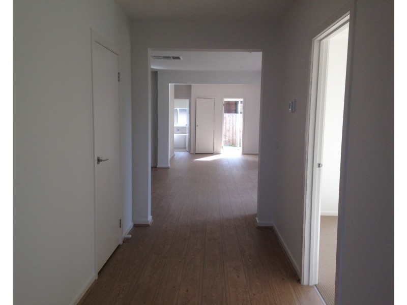 20 Sunnybank Drive, Point Cook VIC 3030