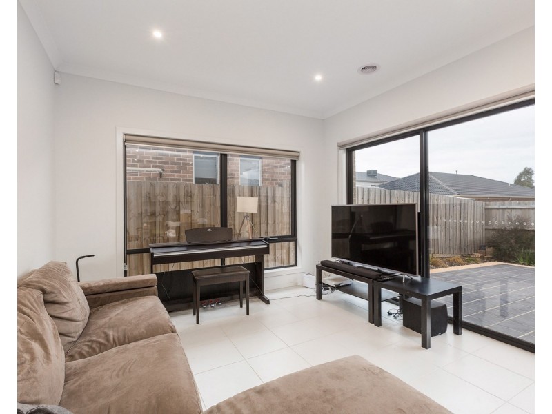 91 Sunnybank Drive, Point Cook VIC 3030