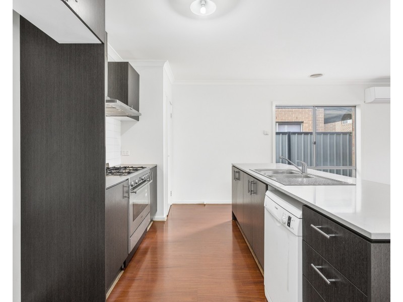 32 Everholme Drive, Truganina VIC 3029