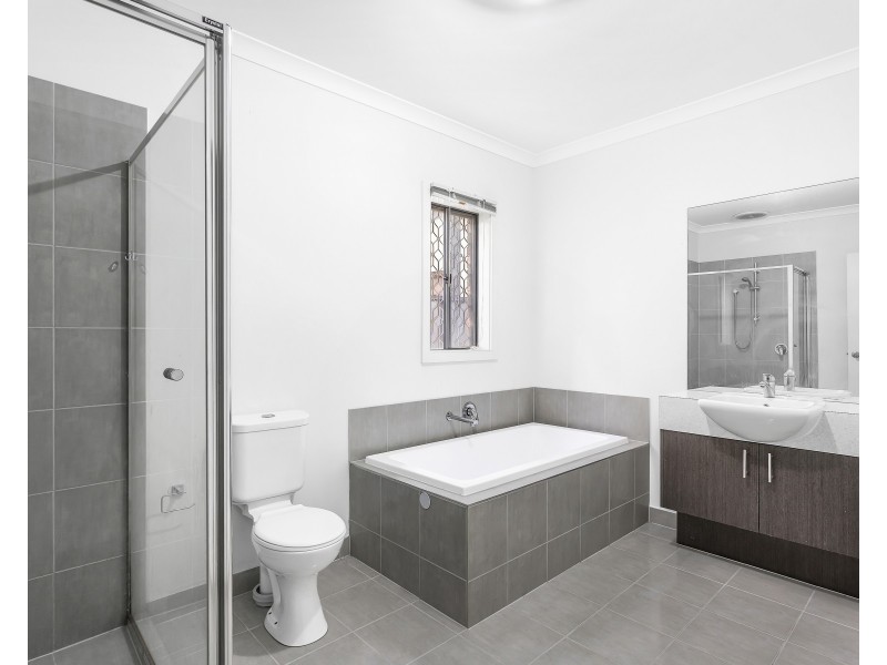 32 Everholme Drive, Truganina VIC 3029