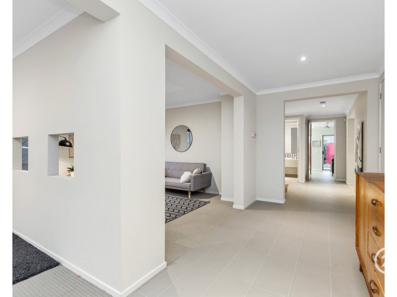 12 Surrey Grove, Point Cook VIC 3030