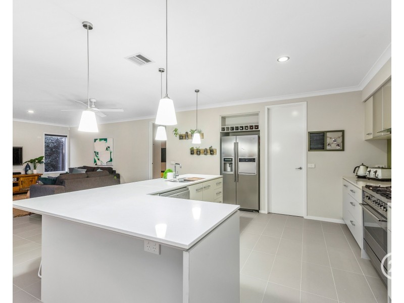 12 Surrey Grove, Point Cook VIC 3030