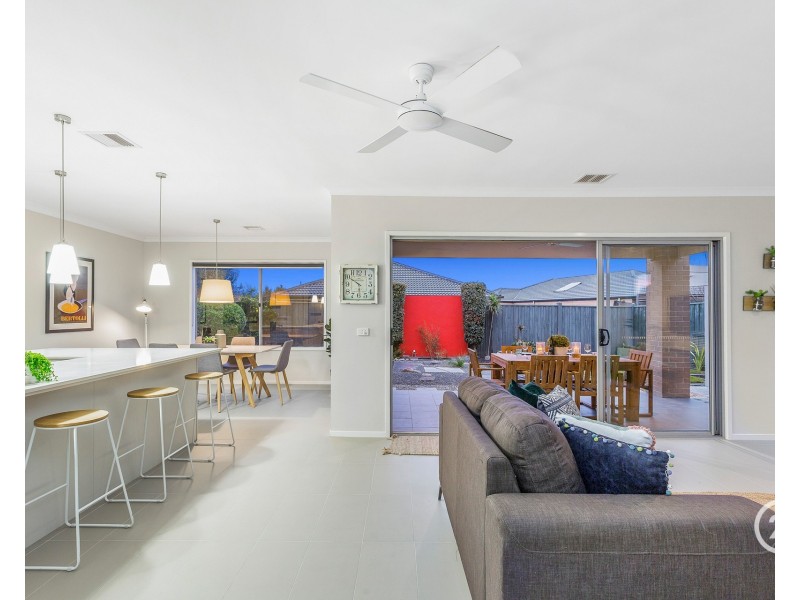 12 Surrey Grove, Point Cook VIC 3030