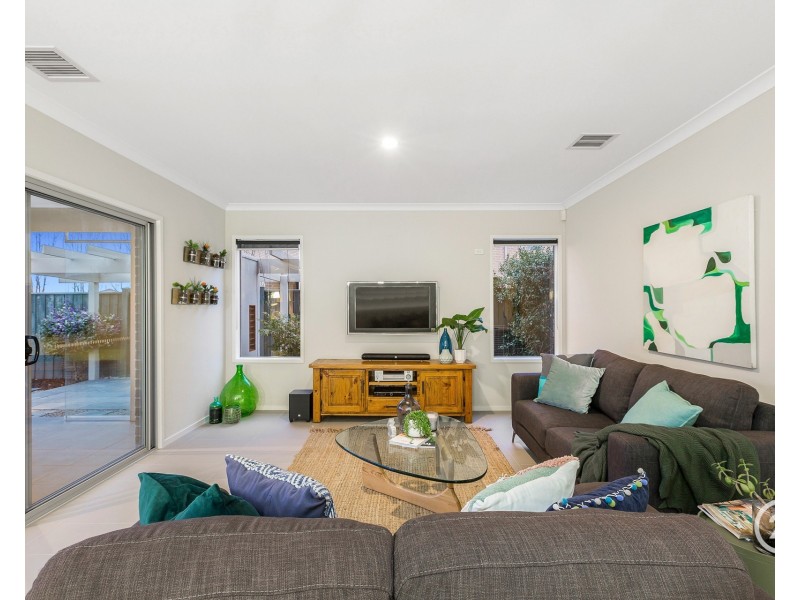 12 Surrey Grove, Point Cook VIC 3030