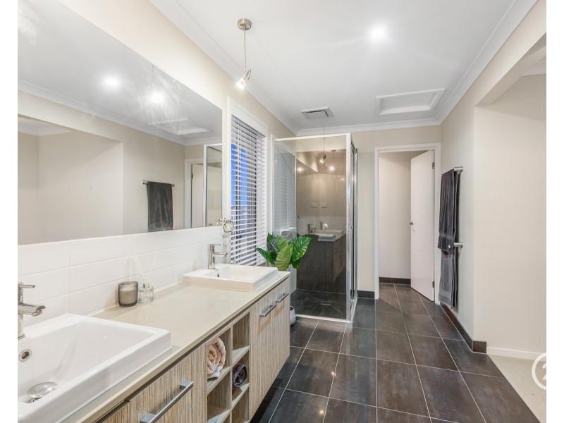 12 Surrey Grove, Point Cook VIC 3030