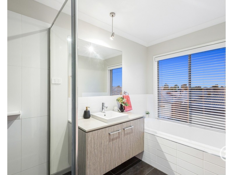 12 Surrey Grove, Point Cook VIC 3030