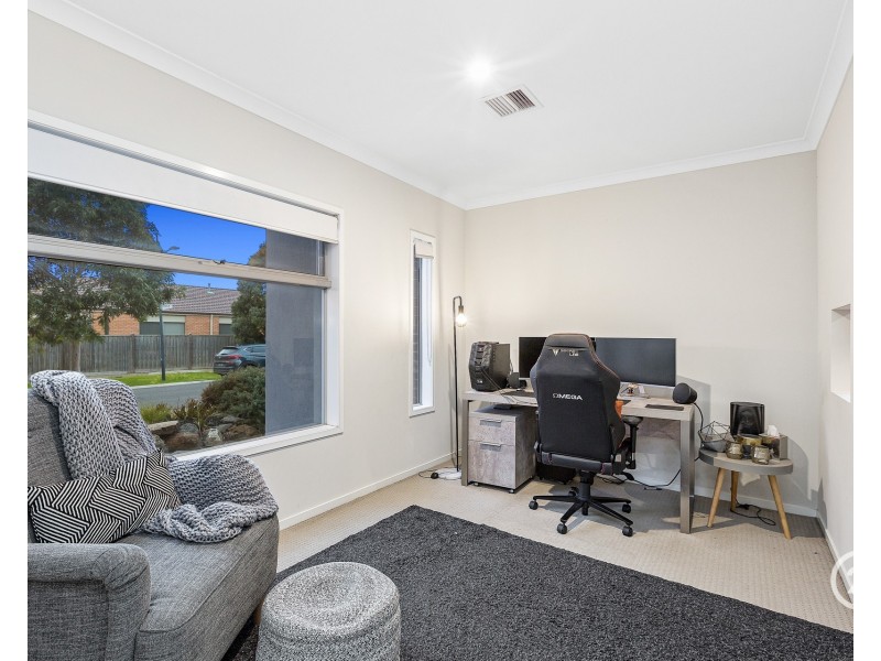 12 Surrey Grove, Point Cook VIC 3030